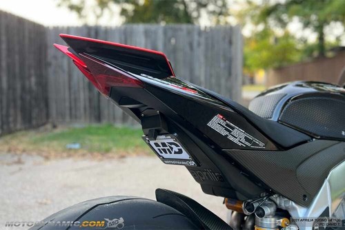 Aprilia rsv4 tuono 1100 - v4,
