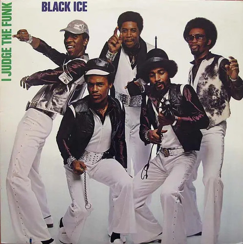 Black ice judge - black,
